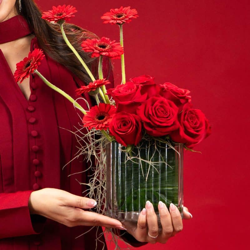 Romantic Red Roses & Gerbera in Glass Vase (35 cm)