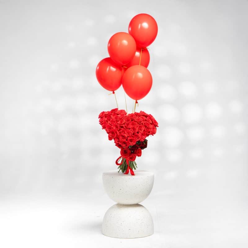 Romantic Heart: Red Roses & Balloon Bouquet (H 50 cm)