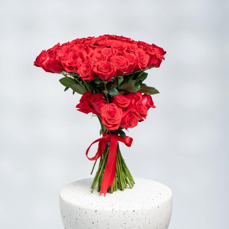 Romantic Heart: Red Roses & Balloon Bouquet (H 50 cm)