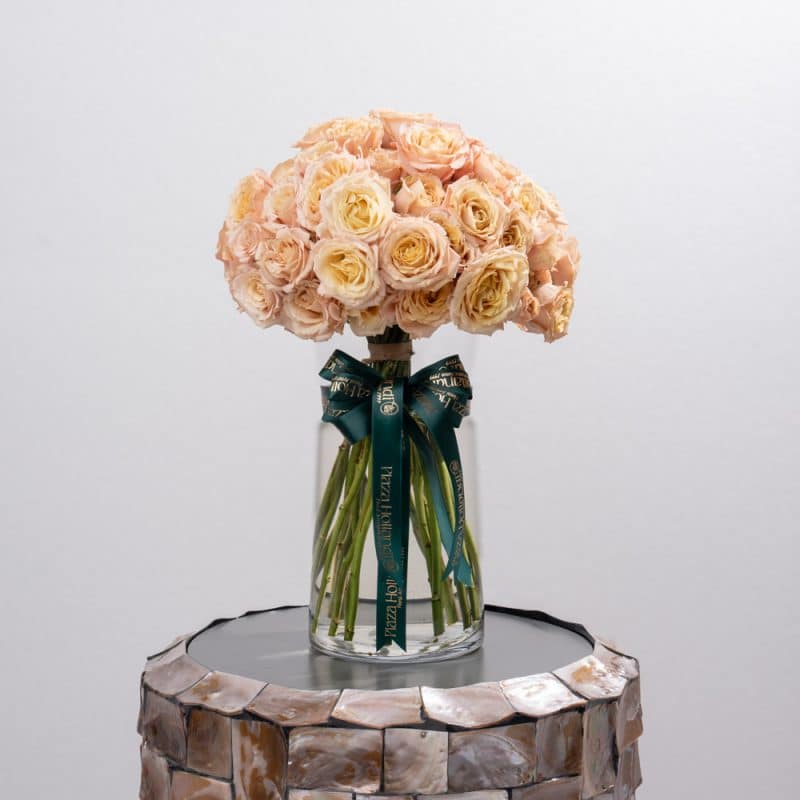 Peach Spray Roses in Stylish Glass Vase