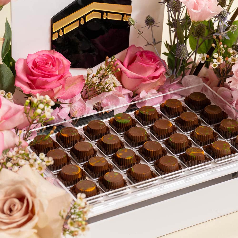 Hajj Mubarak Chocolate & Floral Gift Set Hajj Mubarak Chocolate & Floral Gift Set