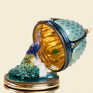 Unexpected Yet Stunning Flower Combinations 5 Komozja Crystal Peacock Hinged Fabergé-Style Egg – Handcrafted Luxury Ornament